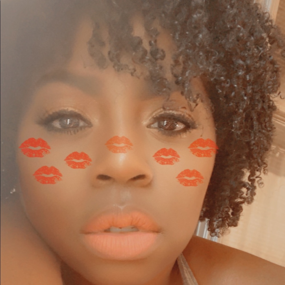 Meet your Posher, Antoinette